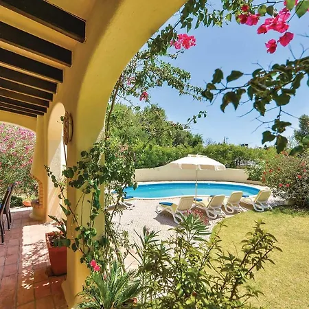 Carvoeiro Sleeps 6 Air Con Wifi ヴィラ